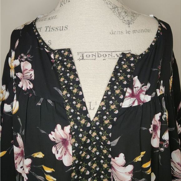 Daniel Rainn floral top - Picture 5 of 8